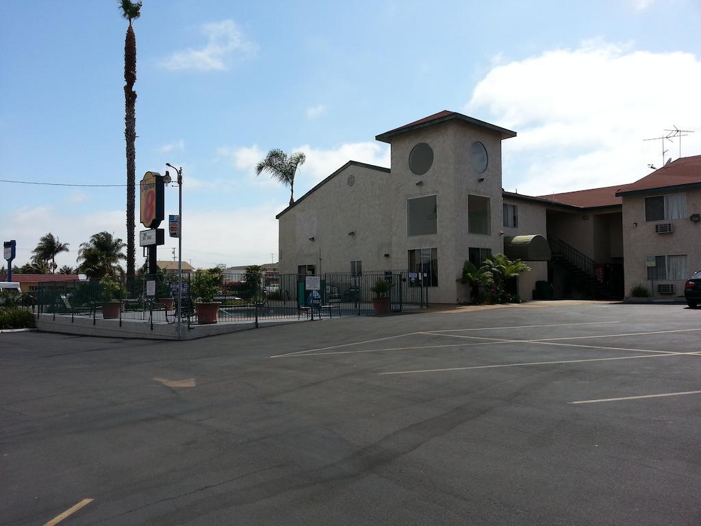 Super 8 By Wyndham San Diego/Imperial Beach Exterior photo