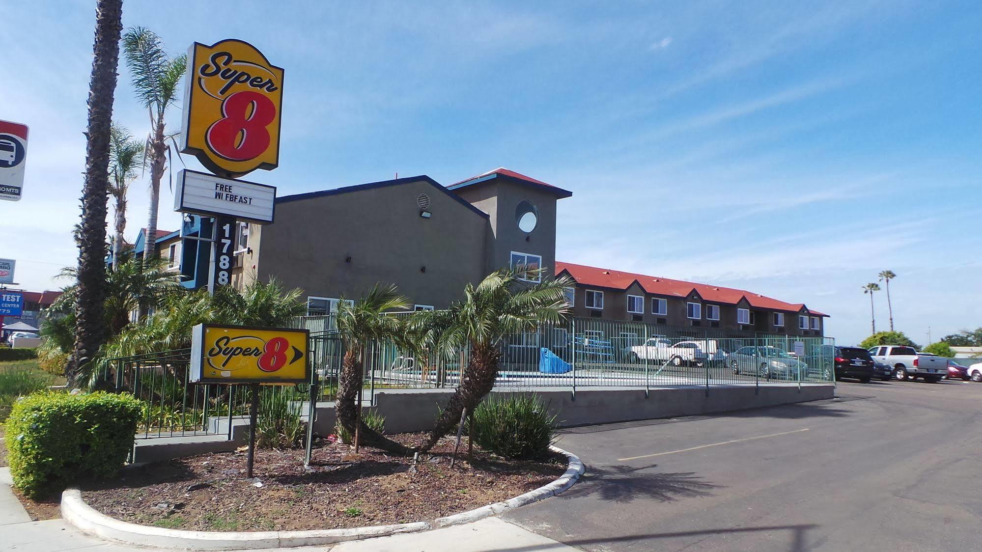 Super 8 By Wyndham San Diego/Imperial Beach Exterior photo